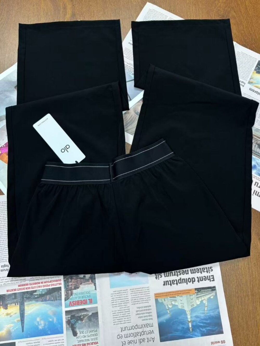 NWT🌟 Alo Yoga Black Bestselling Loose Yoga Pants🌟Inner seam length 30 inches - Picture 4 of 7